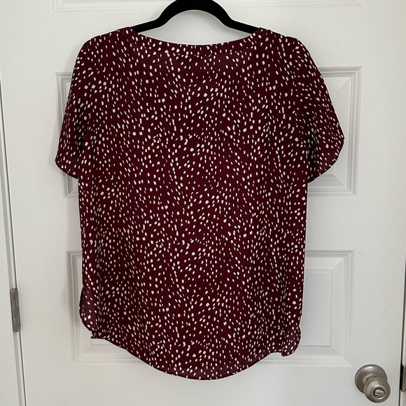 Banana Republic maroon loose fit flowy blouse - Picture 3 of 8